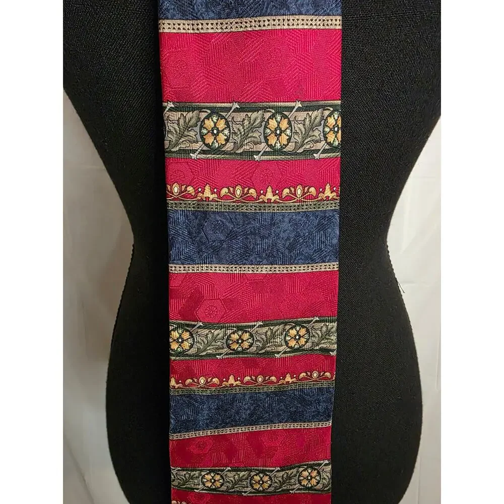 Vtg Roundtree & Yorke Necktie Men's 60